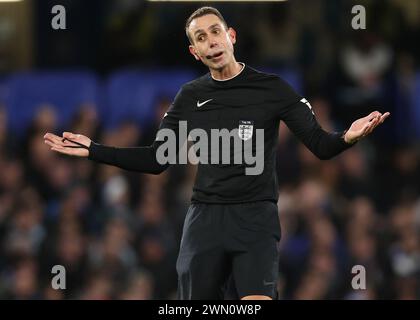 London, Großbritannien. Februar 2024. Schiedsrichter David Coote beim FA Cup Spiel in Stamford Bridge, London. Der Bildnachweis sollte lauten: David Klein/Sportimage Credit: Sportimage Ltd/Alamy Live News Stockfoto