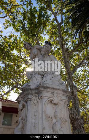 Dubravka Satyr und Nymphe Statuen auf dem Pfahlplatz. Dubrovnik, Kroatien Stockfoto
