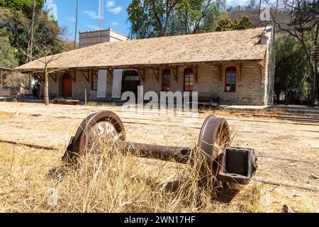Oaxaca, Mexiko - Oaxaca Railroad Museum. Die Mexican Southern Railroad nahm ihren Betrieb 1892 zwischen Oaxaca und Pueblo auf. Der Personenverkehr hat b Stockfoto