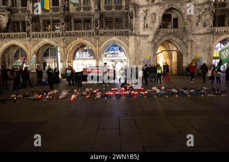 München, Deutschland. Februar 2024. Mehrere Menschen nahmen am 28. Februar 2024 in München Teil, um für einen Waffenstillstand in Gaza zu protestieren und um die Opfer des Krieges zu trauern. (Foto: Alexander Pohl/SIPA USA) Credit: SIPA USA/Alamy Live News Stockfoto