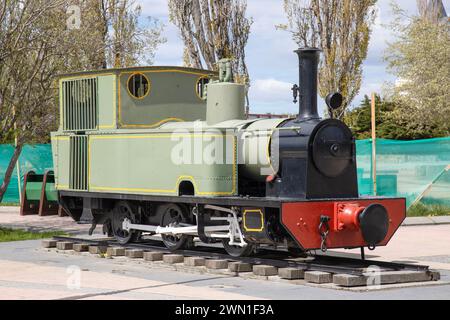 Eine alte britische Dampflokomotive im Zentrum von Puerto Natales, Chile, Südamerika. Stockfoto