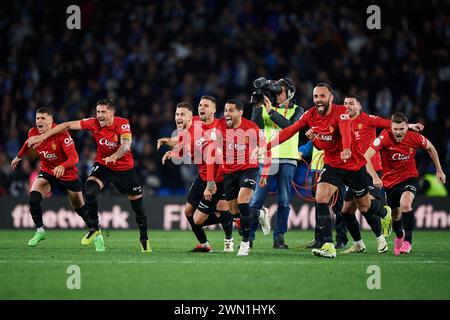 Die Spieler von RCD Mallorca feiern nach dem Sieg des Teams im Elfmeterschießen im Copa del Rey Semifinale zwischen Real Sociedad und RCD Stockfoto