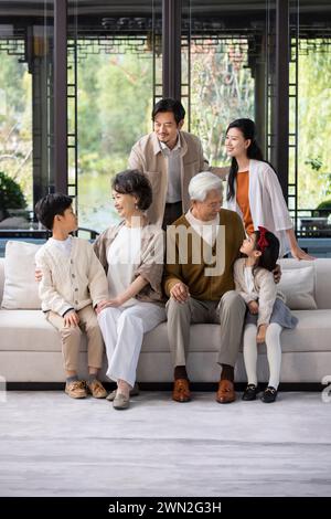 Zeit mit der Familie am chinesischen Neujahr verbringen Stockfoto