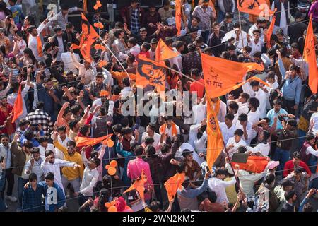 Festivalbesucher im Jagdish-Tempel Udaipur Rajasthan Indien Stockfoto