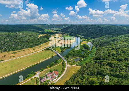 Ausblick auf den Naturpark Altmühltal bei Eggersberg nahe Riedenburg Idyllische Landschaft rund um Eggersberg hoch über dem Main-Don Riedenburg Eggers Stockfoto