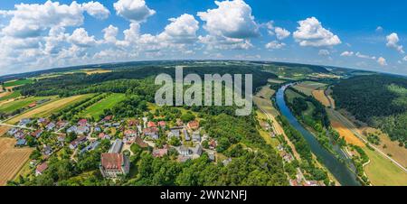 Ausblick auf den Naturpark Altmühltal bei Eggersberg nahe Riedenburg Idyllische Landschaft rund um Eggersberg hoch über dem Main-Don Riedenburg Eggers Stockfoto