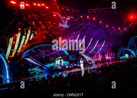 Vina Del Mar, Chile. Februar 2024. Sängerin Mora tritt während des Viña del Mar Festivals auf. Das Viña del Mar Festival ist eine 6-tägige Musikshow mit internationalen Künstlern und wird in diesem Jahr die Menschen unterstützen, die von dem Mega-Feuer in Chile betroffen sind. Alles wird an 250 Millionen Menschen übertragen, entweder im offenen Fernsehen oder online. (Foto: Cristobal Basaure Araya/SOPA Images/SIPA USA) Credit: SIPA USA/Alamy Live News Stockfoto