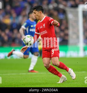 25. Februar 2024 - Chelsea gegen Liverpool - Carabao Cup Finale - Wembley Stadium. Liverpool's Wataru Endo im Kampf gegen Chelsea. Bild : Mark Pain Stockfoto