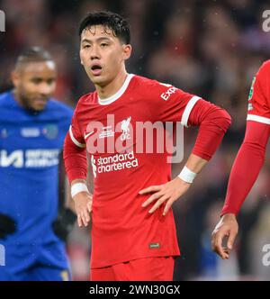 25. Februar 2024 - Chelsea gegen Liverpool - Carabao Cup Finale - Wembley Stadium. Liverpool's Wataru Endo im Kampf gegen Chelsea. Bild : Mark Pain Stockfoto