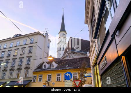 WIEN, ÖSTERREICH. Michaelskirche oder Michaelskirche Stockfoto