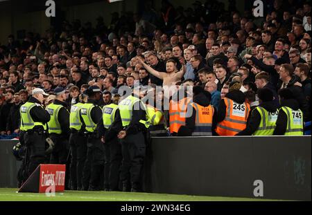 London, Großbritannien. Februar 2024. Leeds Fans beim FA Cup Spiel in Stamford Bridge, London. Der Bildnachweis sollte lauten: David Klein/Sportimage Credit: Sportimage Ltd/Alamy Live News Stockfoto