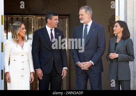 Santiago Pena mit Ehefrau Leticia Ocampos, König Felipe VI Von Spanien und Königin Letizia von Spanien beim Fototermine anlässlich eines gemeinsamen ESSENS im Palacio de la Zarzuela. Madrid, 28.02.2024 *** Santiago Pena mit Ehefrau Leticia Ocampos, König Felipe VI. Von Spanien und Königin Letizia von Spanien bei einer Fotogelegenheit anlässlich eines gemeinsamen Abendessens im Palacio de la Zarzuela Madrid, 28 02 2024 Foto:xDyDxFotografosx/xFuturexImagex pena 4217 Stockfoto