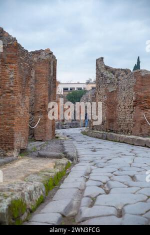 Die alte Straße in den Ruinen von Pompeji, Italien Stockfoto
