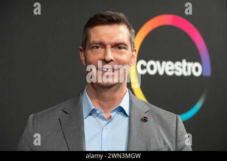 Dr. Markus STEILEMANN, Vorstandsvorsitzender, CEO, Bilanzpressekonferenz der COVESTRO AG in Leverkusen am 29.02.2024. *** Dr. Markus STEILEMANN, Vorsitzender des Vorstands, CEO, Jahrespressekonferenz der COVESTRO AG in Leverkusen am 29 02 2024 Stockfoto