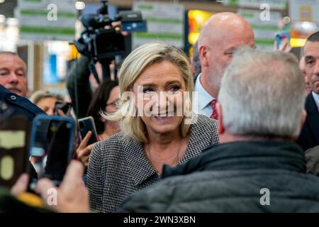 Präsident der National Rally Group und stellvertretender Abgeordneter Marine le Pen wurde auf der SIA 2024 während der 60. Ausgabe der Paris International Agricultural Show am 28. Februar 2024 in Paris gesichtet. Foto: Denis Prezat/ABACAPRESS.COM Stockfoto