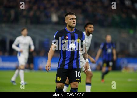 Mailand, Italien. Februar 2024. Lautaro Martinez von Inter Mailand wurde während des Spiels zwischen Inter Mailand und Atalanta Bergamasca Calcio im Rahmen der italienischen Serie A im San Siro Stadion am 28. Februar 2024 in Aktion genommen. Endergebnis; Inter Mailand 4 - 0 Atalanta BC Credit: SOPA Images Limited/Alamy Live News Stockfoto