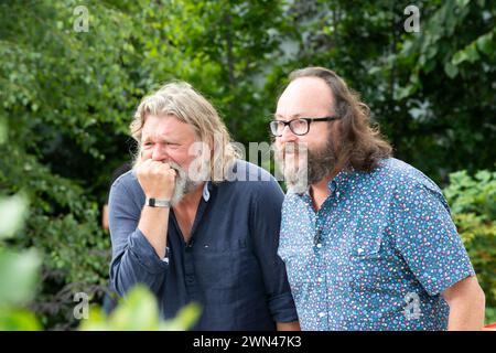 BILDER ABLEGEN. Februar 2024. Celebrity Chef Dave Myers ist leider im Alter von 66 Jahren gestorben. Der Koch gab bekannt, dass er 2022 wegen Krebs behandelt werde. East Molesley, Surrey, Großbritannien. Pictured Celebrity Chefs Si King (L) und Dave Myers (R) nehmen 2017 am RHS Hampton Court Press Day Teil. Quelle: Maureen McLean/Alamy Live News Stockfoto