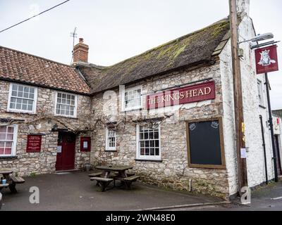 Februar 2024 - The Kings Head, traditioneller englischer Pub in Cheddar Gorge, Somerset, England, Großbritannien. Stockfoto