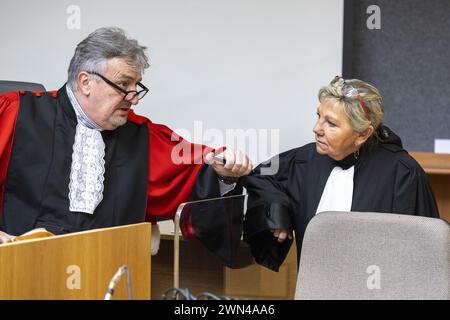 Nivelles, Belgien. Februar 2024. Staatsanwaltschaft Stephane Lempereur und Rechtsanwältin Carine Couquelet, die während der Sitzung mit der Verfassung der Geschworenen für den Assize-Prozess gegen A. Ben Abdeslam vor dem Assize-Gericht in Brüssel-Hauptstadt, am Donnerstag, den 29. Februar 2024, nach Nivelles (Nijvel) verlegt wurden. BELGA FOTO NICOLAS MAETERLINCK Credit: Belga News Agency/Alamy Live News Stockfoto