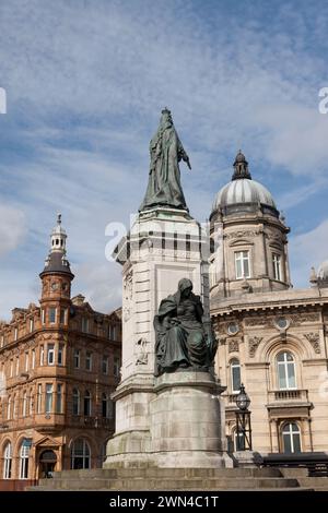 Rumpf, Queen Victoria Statue vor dem Maritime Museum. Stockfoto