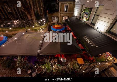 Southwark, London, Großbritannien: Blick auf das Boro Bistro von der Borough High Street auf die London Bridge im Londoner Stadtteil Southwark Stockfoto