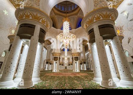 Innenräume des architektonischen Wahrzeichens Qasr Al-Watan Präsidentenpalastes in Abu Dhabi, Vereinigte Arabische Emirate (VAE). Stockfoto