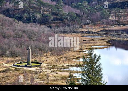 Glenfinnan Scotland Glen Shiel und das Loch the Jacobite Monument im Frühjahr Stockfoto