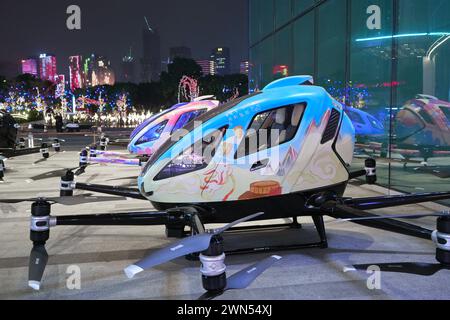 Guangzhou, China - 24. Februar 2024 : Drohnen, die Menschen transportieren können (UAVs), oder wie sie auch Lufttaxis genannt werden. Stockfoto