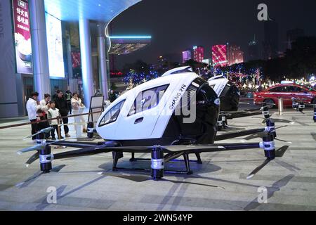 Guangzhou, China - 24. Februar 2024 : Drohnen, die Menschen transportieren können (UAVs), oder wie sie auch Lufttaxis genannt werden. Stockfoto