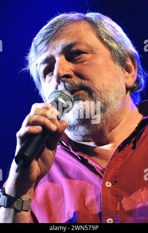 Mailand Italien 10/11/2006: Francesco Guccini, italienischer Sänger, während des Live-Konzerts im Forum Assago Stockfoto