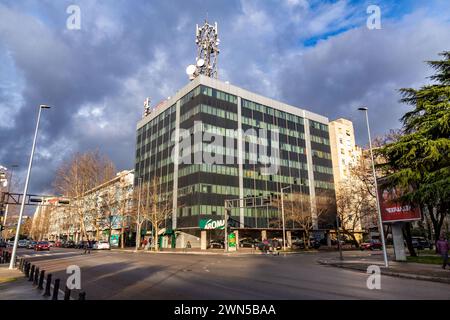 Podgorica, Montenegro - 12. Februar 2024: Allgemeine Architektur und Straßenblick in Podgorica, der Hauptstadt Montenegros. Stockfoto