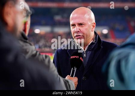 Rotterdam, Niederlande. Februar 2024. ROTTERDAM, NIEDERLANDE - 29. FEBRUAR: Cheftrainer Arne Slot of Feyenoord in einem Interview vor dem TOTO KNVB Cup Halbfinalspiel zwischen Feyenoord und FC Groningen im Stadion Feyenoord am 29. Februar 2024 in Rotterdam, Niederlande. (Foto von Joris Verwijst/Orange Pictures) Credit: Orange Pics BV/Alamy Live News Stockfoto