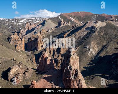 Farbenfrohe Felsformationen im Valle Lunar, Teil des Jeinimeni-Nationalparks, Patagonien, Chile Stockfoto