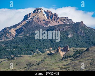 Lavasteinformationen entlang der Straße X-83, Tal Valle Chacabuco, Parque Patagonia, Patagonia, Chile Stockfoto