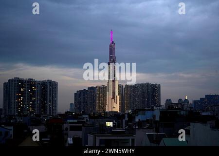 Skyline von Ho-Chi-Minh-Stadt Abend, mit Wahrzeichen 81 Gebäude Stockfoto