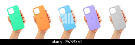 Berlin Deutschland 21 Januar 2024 Phone Case Mockup Set, Silizium-Lichtschutz und Phonecase-Ray Mockup in der Hand isoliert auf weiß. Stockfoto