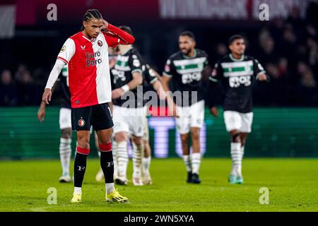 Rotterdam, Niederlande. Februar 2024. ROTTERDAM, NIEDERLANDE - 29. FEBRUAR: Calvin Stengs aus Feyenoord reibt sich beim Halbfinalspiel des TOTO KNVB Cup zwischen Feyenoord und FC Groningen am 29. Februar 2024 im Stadion Feyenoord in Rotterdam, Niederlande. (Foto von Joris Verwijst/Orange Pictures) Credit: Orange Pics BV/Alamy Live News Stockfoto