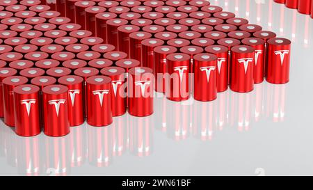 Lithium-Ionen-Akku rot 4680 Tesla, Akkumulatorzellen mit hoher Kapazität, Tischzelle, Energiespeicher, Elektrofahrzeugproduktion, High Tech A Stockfoto