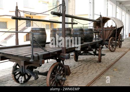 Prag, Tschechische Republik - 02. juni 2017 - Wagen in der Pilsner Urquell Brauerei Stockfoto