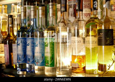 Prag, Tschechische Republik - 02. Juni 2017 - bunte Flaschen Absinth Stockfoto