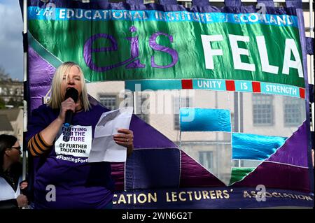 Edinburgh, Schottland, Großbritannien. Februar 2024. Eine Demonstration von Eis und Unison, die gegen die geplanten Kürzungen der Weiterbildungsmittel und für eine faire Gehaltserhöhung protestierten, protestierten im schottischen parlament Holyrood. Quelle: Craig Brown/Alamy Live News Stockfoto