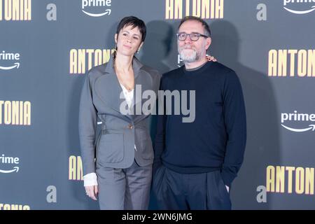 29. Februar 2024, Rom, Italien: Die Schauspielerin Chiara Martegiani und Valerio Mastandrea nehmen am Fotoruf der TV-Serie „Antonia“ im Cinema Barberini in Rom Teil (Foto: © Matteo Nardone/Pacific Press via ZUMA Press Wire). Nicht für kommerzielle ZWECKE! Stockfoto