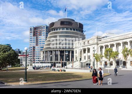 Das Beehive and Edwardian New Zealand Parliament Building, Lambton Quay, Pipitea, Wellington, Neuseeland Stockfoto