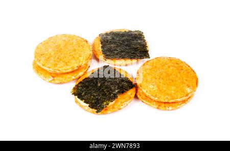 Japanischer Reisknacker isoliert auf weißem Hintergrund Stockfoto