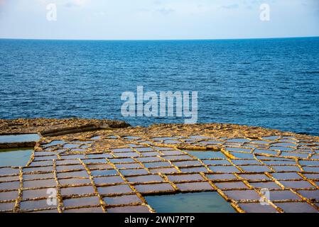 Xwejni Salzpfannen auf Gozo Island - Malta Stockfoto