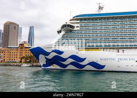 Princess Cruises, Majestic Princess Kreuzfahrtschiff Ocean Liner im Übersee Passagierterminal in Sydney Cove, Sydney, NSW, Australien Stockfoto