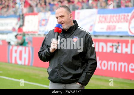 Heidenheim, Deutschland. Februar 2024. firo: 17.02.2024, Fußball, 1. Liga, 1. Bundesliga, Saison 2023/2024, 22. Spieltag 1.FC Heidenheim - Bayer 04 Leverkusen 1:2, Trainer Frank Schmidt, 1.FC Heidenheim, HDH, Heidenheim, Halbfigur, Credit: dpa/Alamy Live News Stockfoto