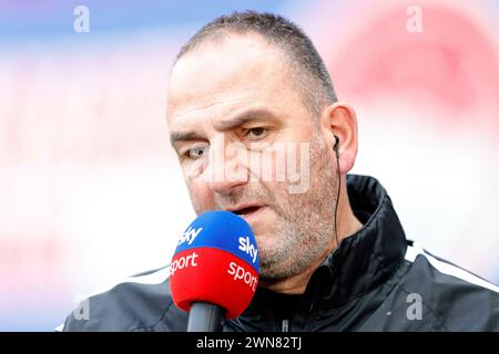 Heidenheim, Deutschland. Februar 2024. firo: 17.02.2024, Fußball, 1. Liga, 1. Bundesliga, Saison 2023/2024, 22. Spieltag 1.FC Heidenheim - Bayer 04 Leverkusen 1:2, Trainer Frank Schmidt, 1.FC Heidenheim, HDH, Heidenheim, Halbfigur, Credit: dpa/Alamy Live News Stockfoto