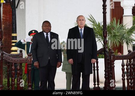 Der algerische Präsident Abdelmadjid Tebboune empfängt mosambikanischen Präsidenten Filipe Nyusi, in Algerien der algerische Präsident Abdelmadjid Tebboune empfängt mosambikanischen Präsidenten Filipe Nyusi am 29. Februar 2024 in Algerien. Foto: Büro des algerischen Vorsitzes Algerien Algerien Algerien 290224 Aljeria APO 033 Urheberrecht: XapaimagesxAlgerianxPresidencyxOfficexxapaimagesx Stockfoto