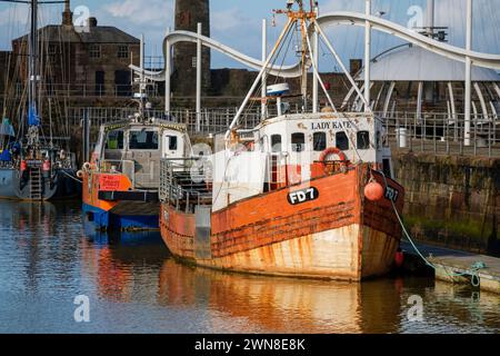 Hafen und Uferpromenade in der Stadt Whitehaven, Cumbria, England, Großbritannien Stockfoto